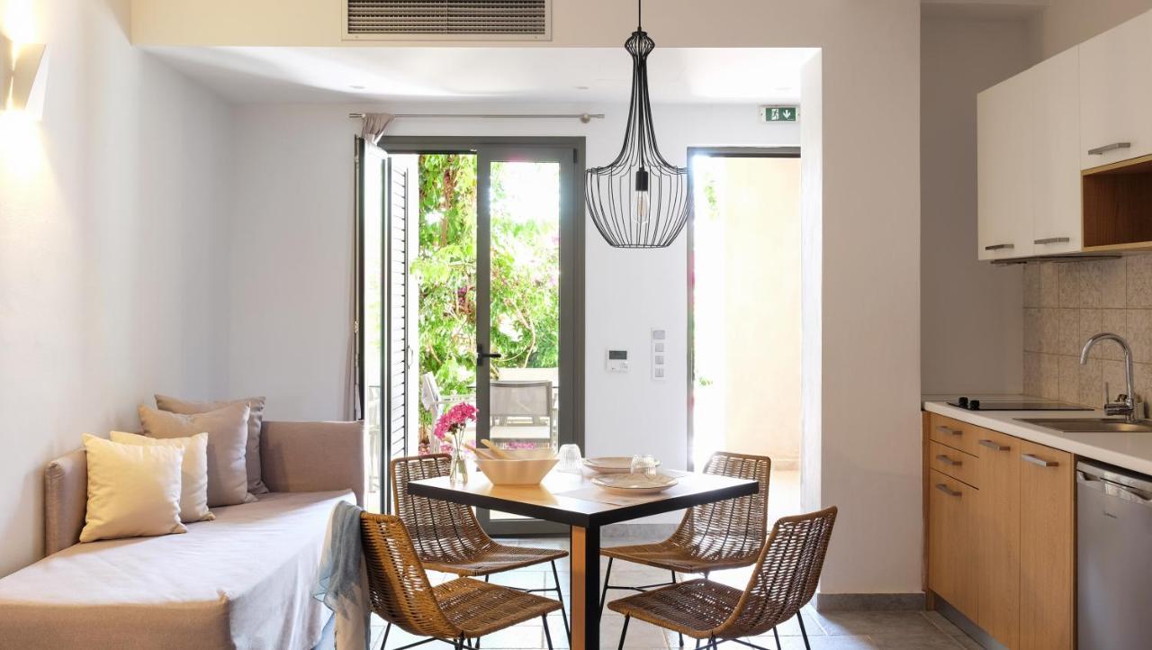 Margo Beach Hotel Гитио Екстериор снимка